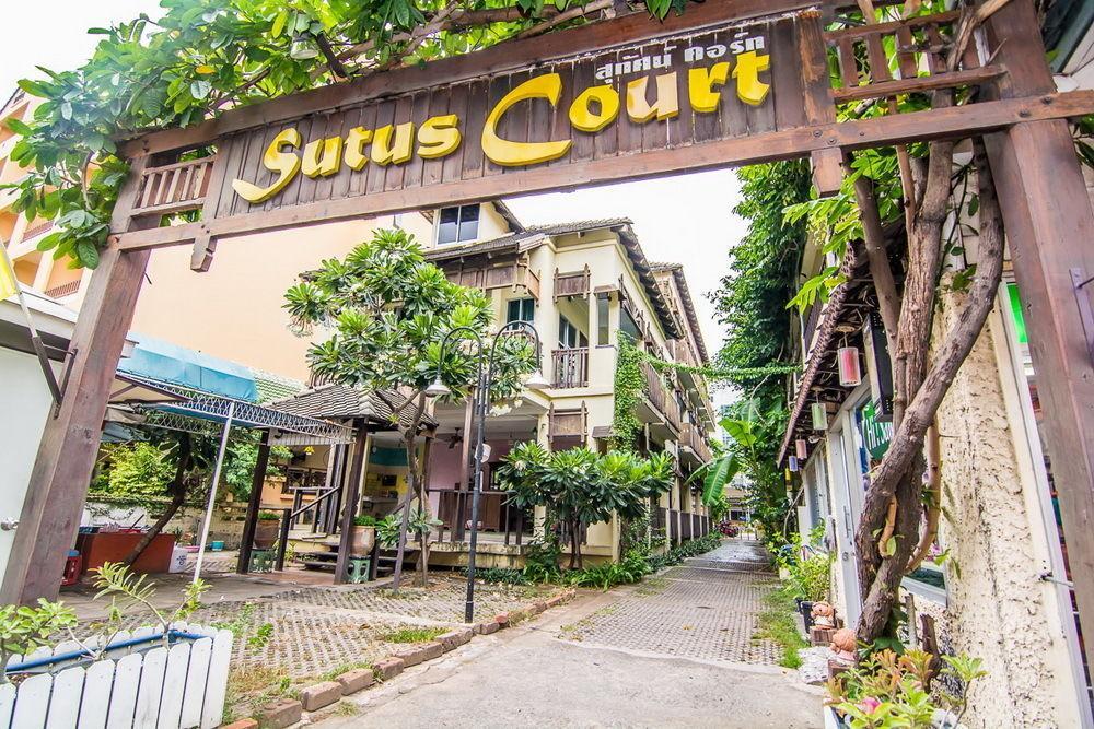 Sutus Court 3 Hotell Pattaya Exteriör bild