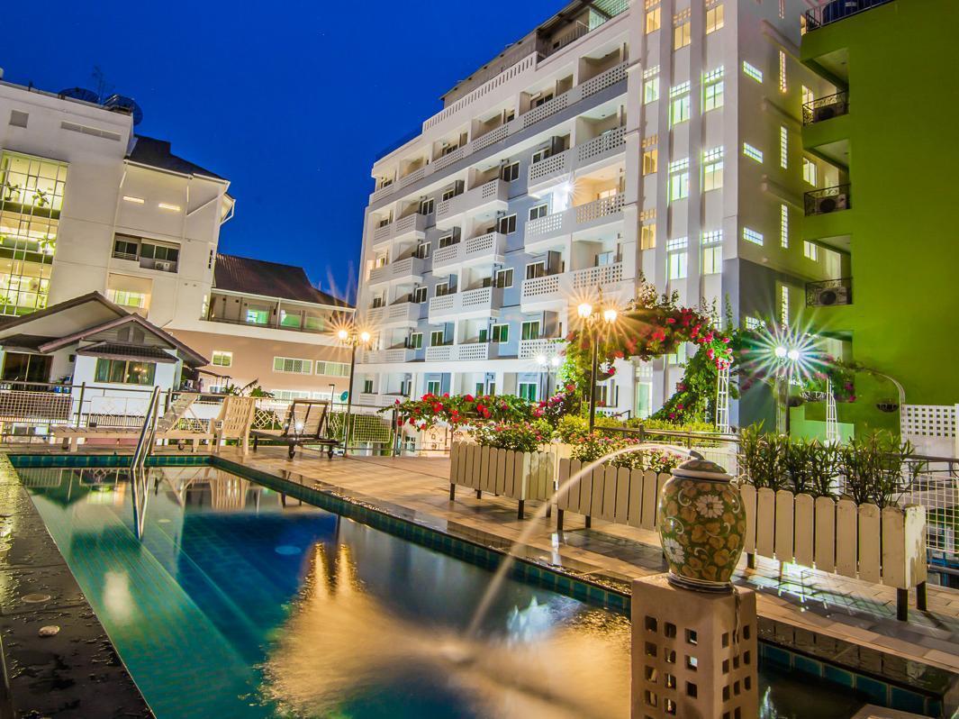 Sutus Court 3 Hotell Pattaya Exteriör bild